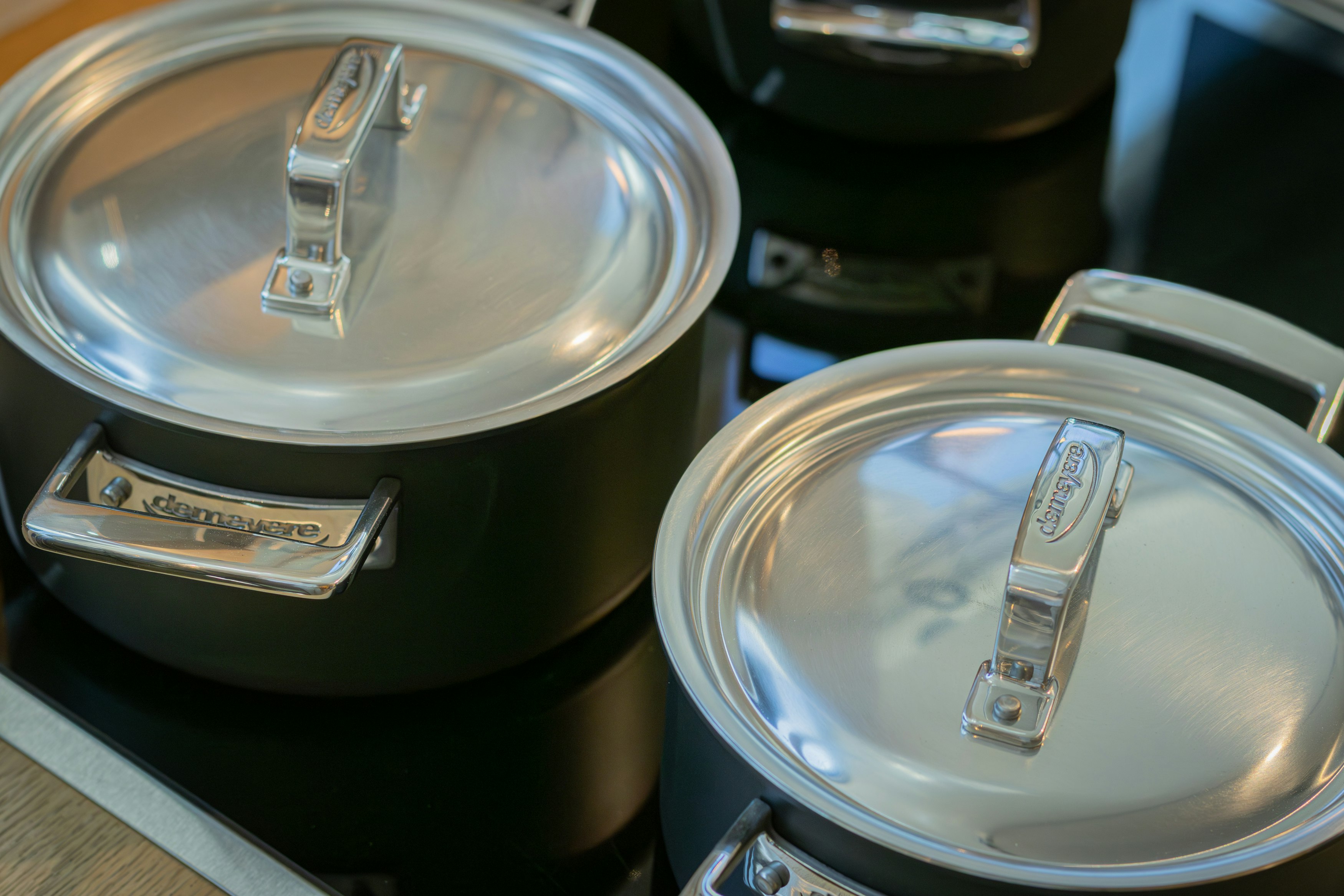 Kochtöpfe im Pomatti Store