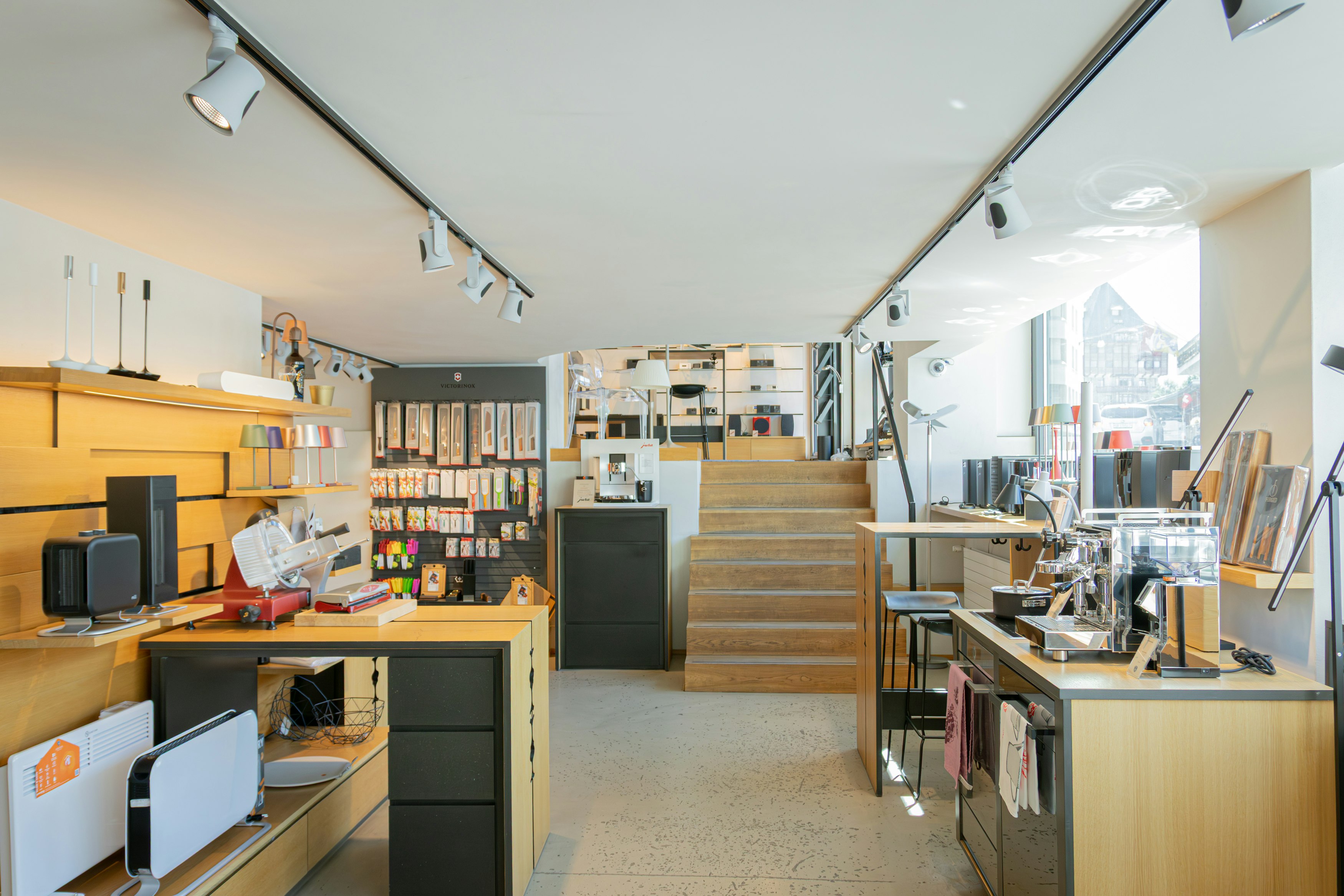 Store Overview Pomatti