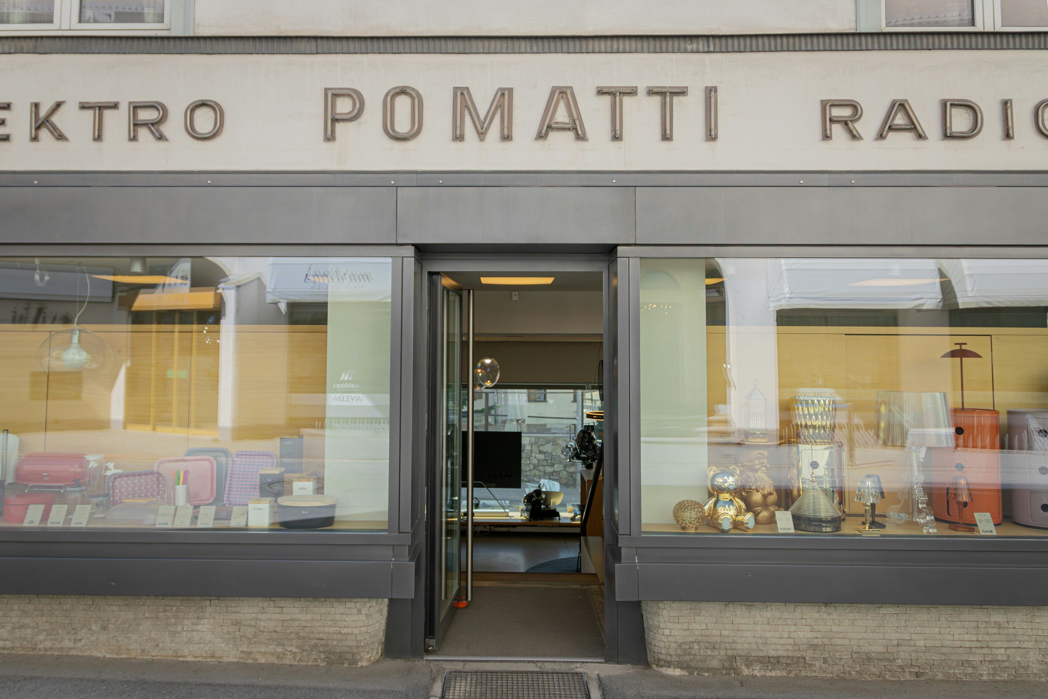 Pomatti Store Aussenansicht