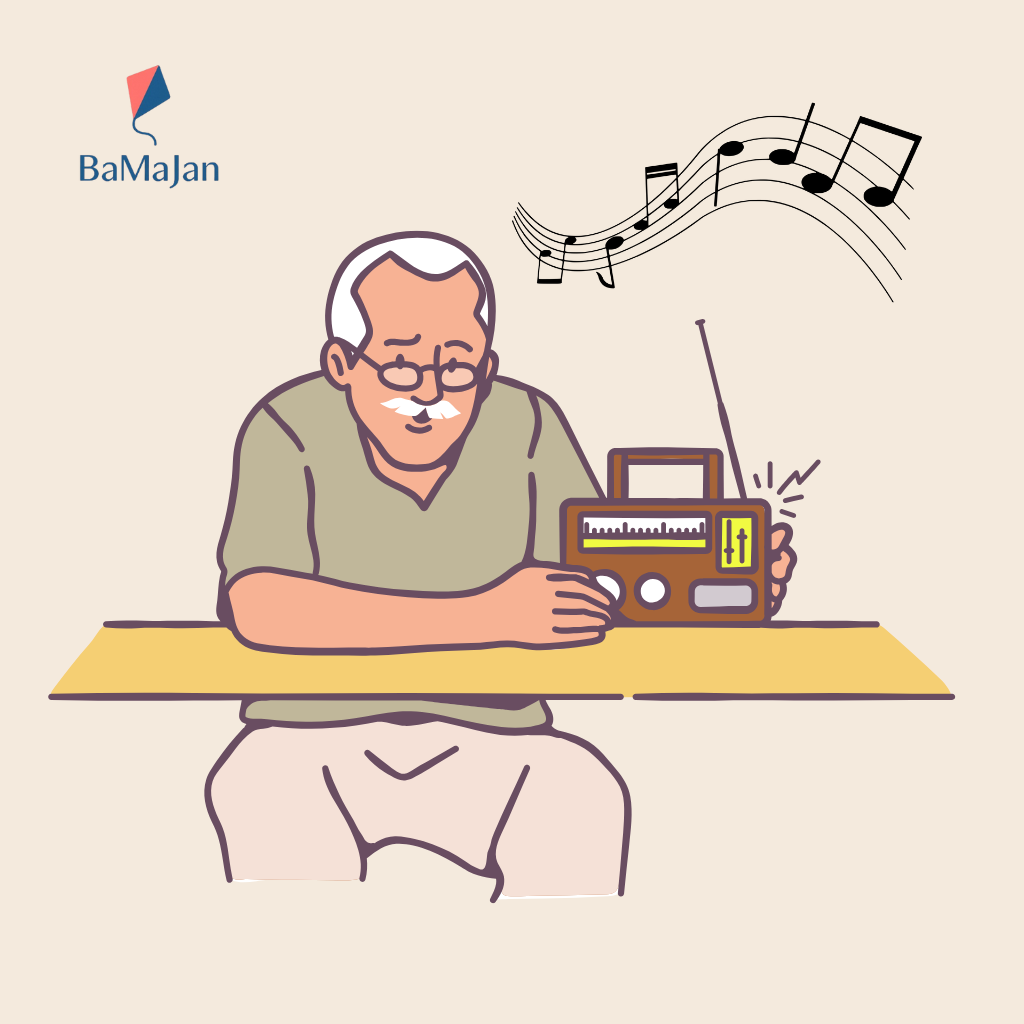 سالمند در حال گوش دادن به موسیقی و لبخند روی صورت، نمادی از آرامش و یادآوری خاطرات خوش