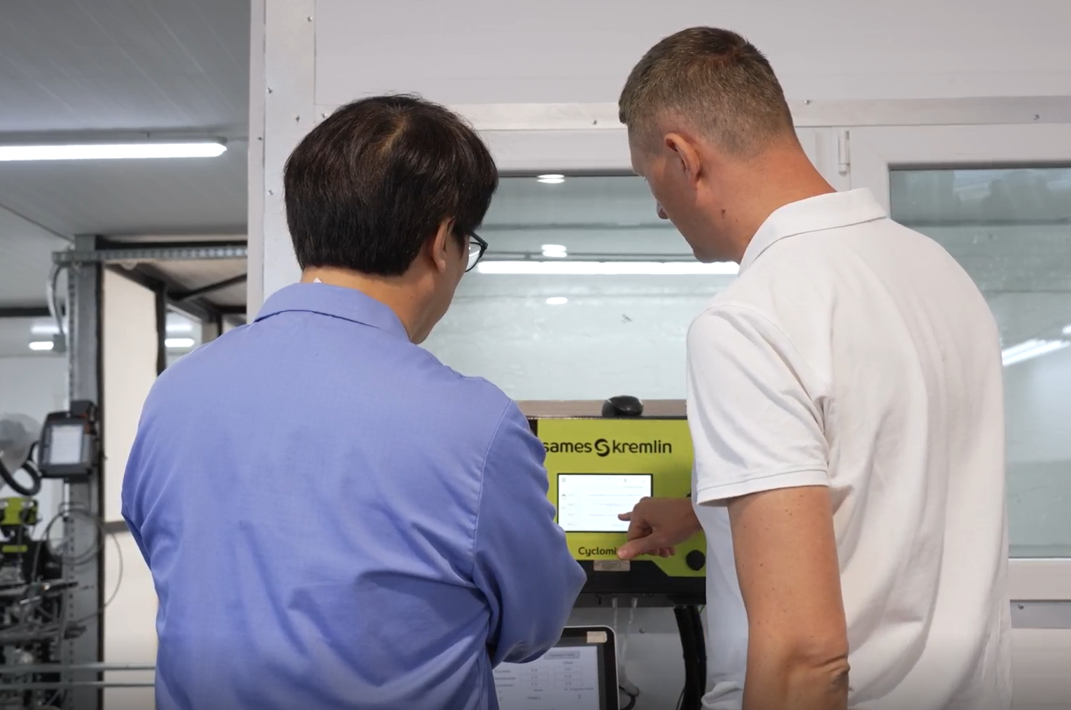 realizacja działań serwisowych przy urządzeniach lakierniczych