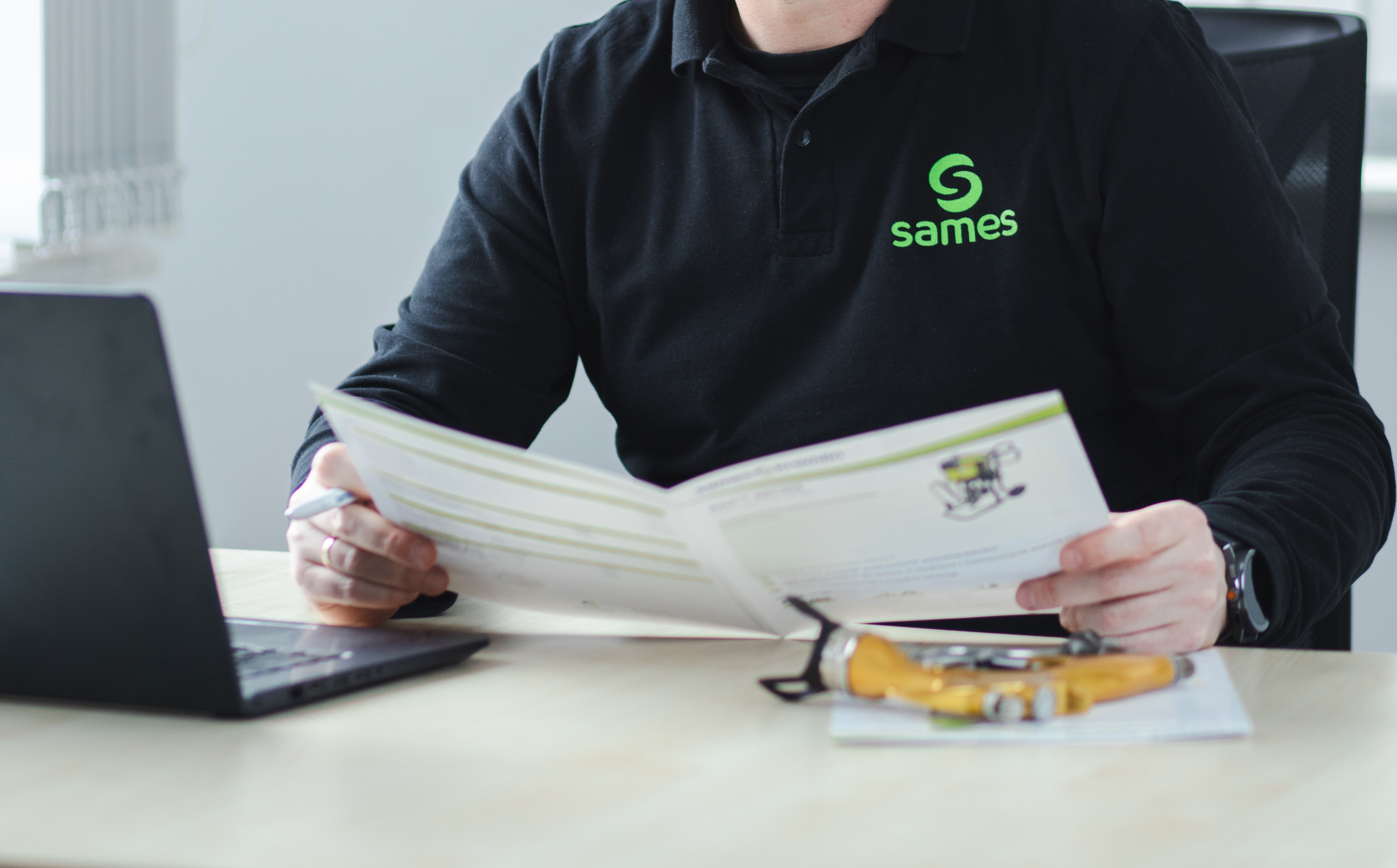 zgłoszenie serwisu urządzeń lakierniczych i kontakt z zespołem technicznym