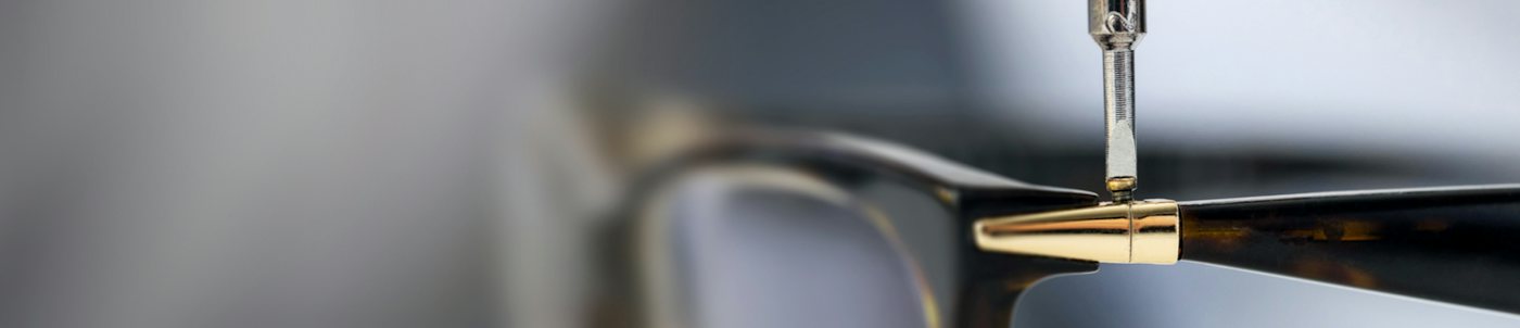 How to adjust your glasses