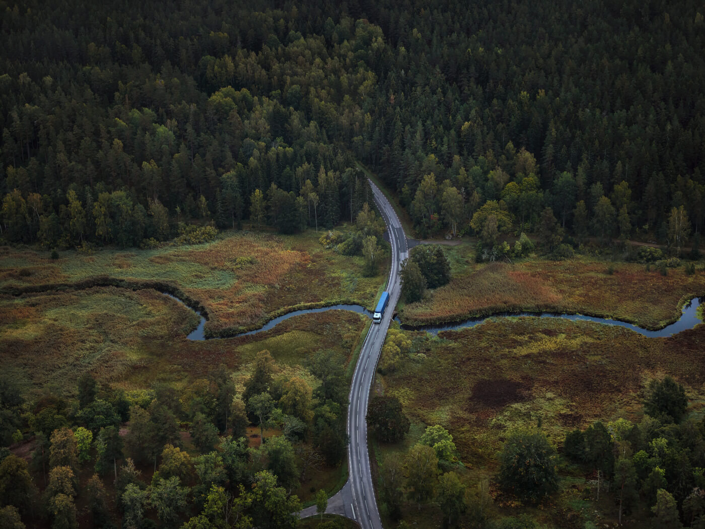 LKW auf einer Straße fahren