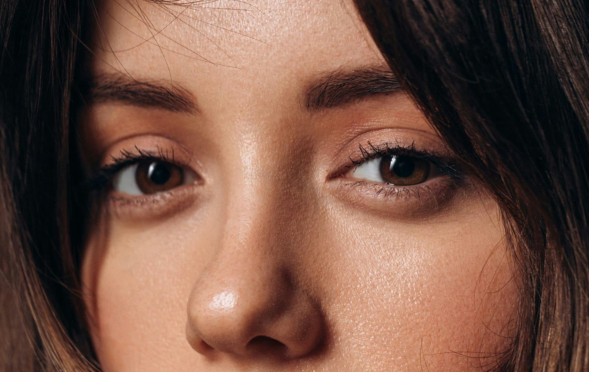 Close up of womans eyes