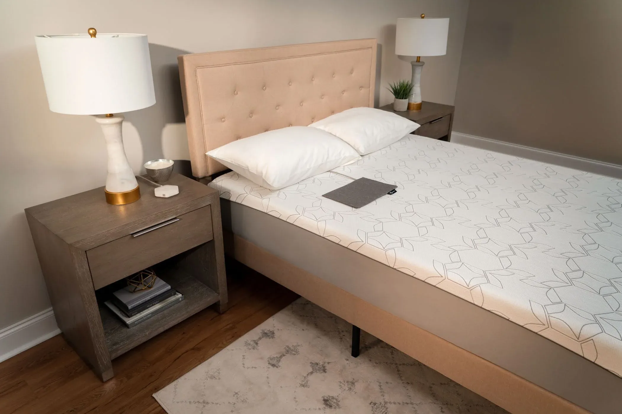 Non-wearable sleep tracker by sleepme