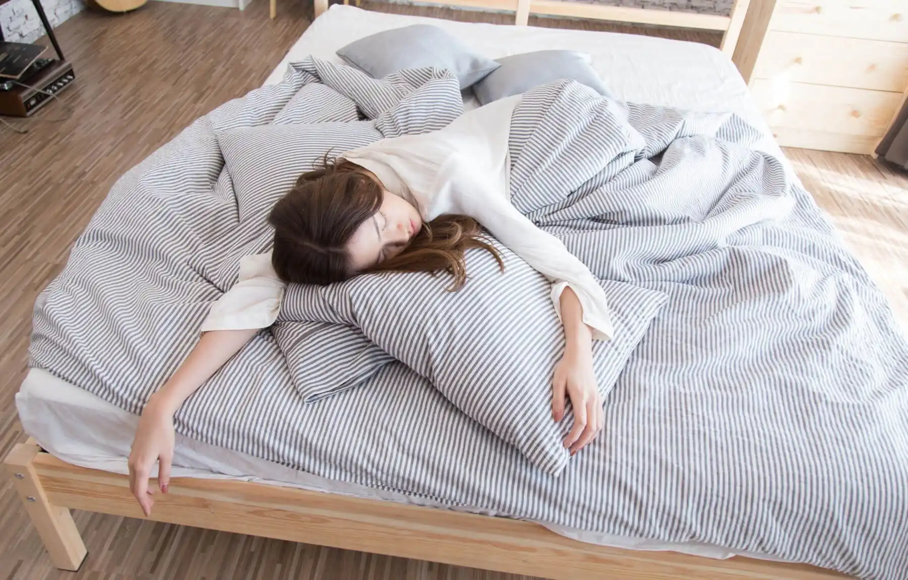 Stomach sleep position