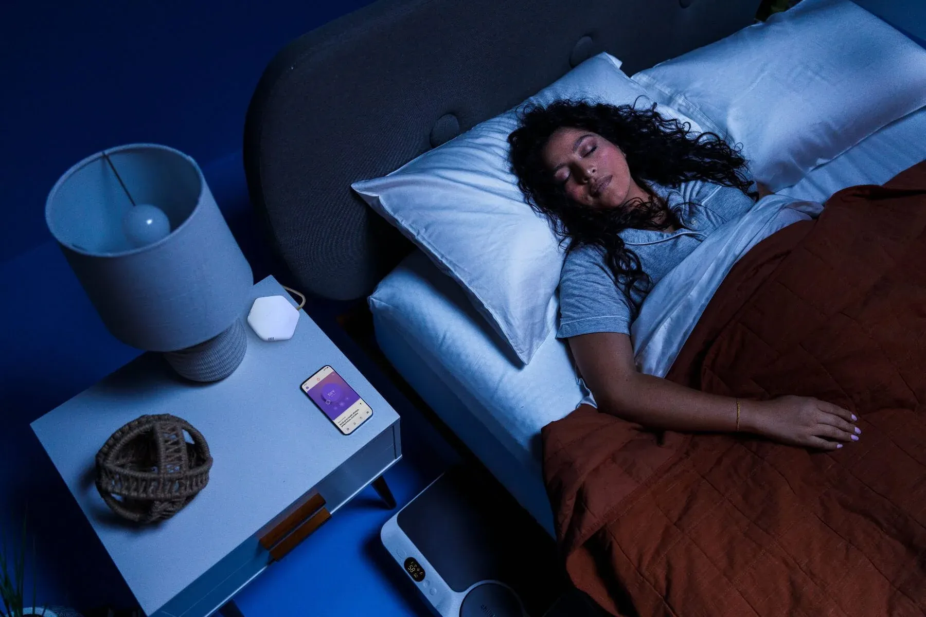 Couples sleeping at different temperatures