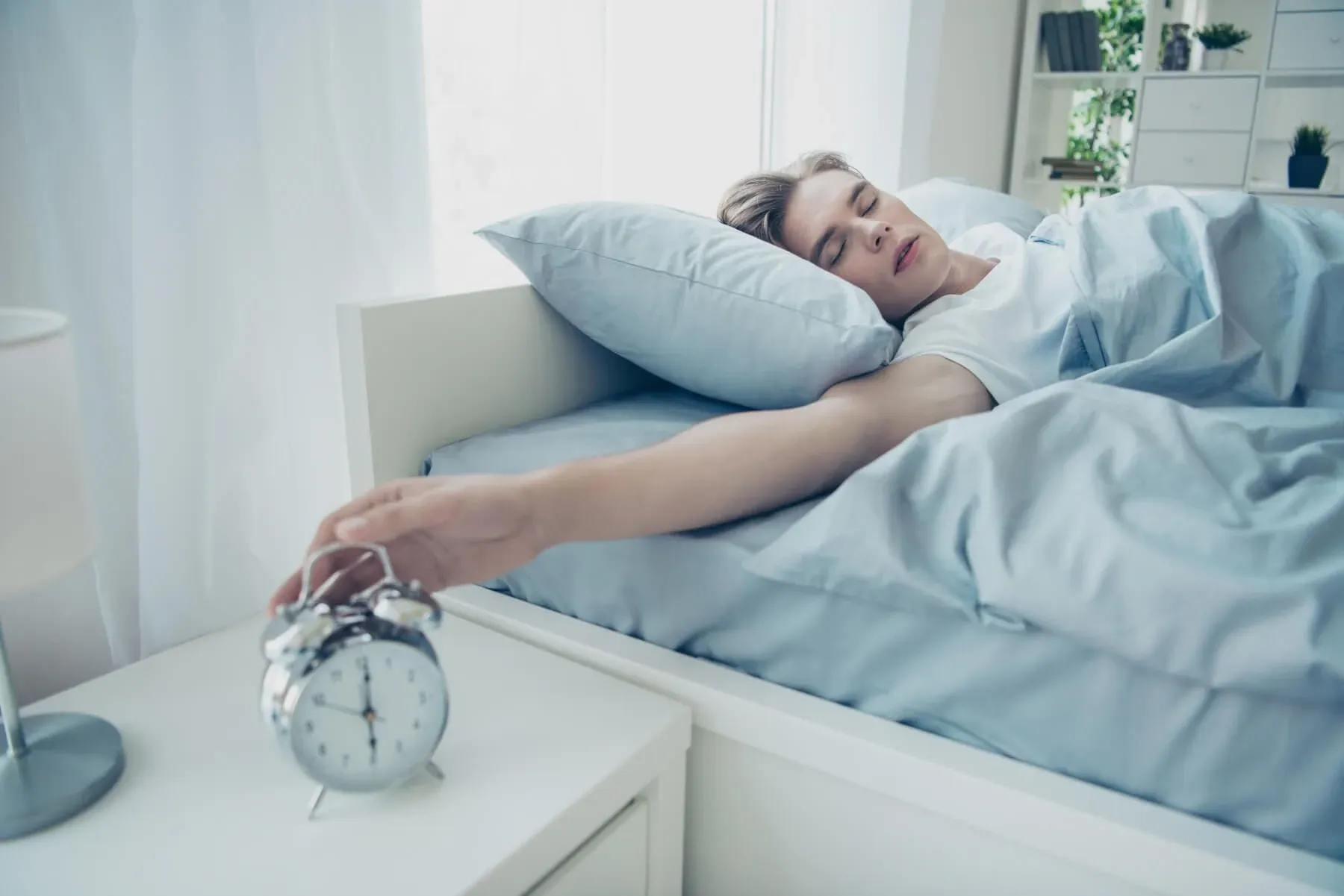 How to stop hitting snooze button