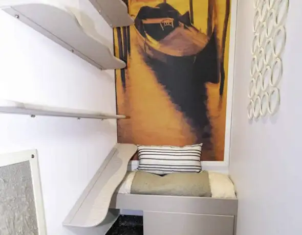 Destination Italy Suite – Cat Room with Gondola Art and Tiered Shelving