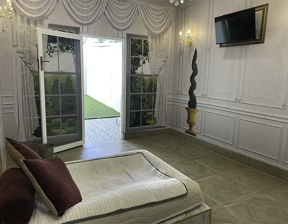Royal Dog Suite Interior at Pet Resorts Australia Eumundi
