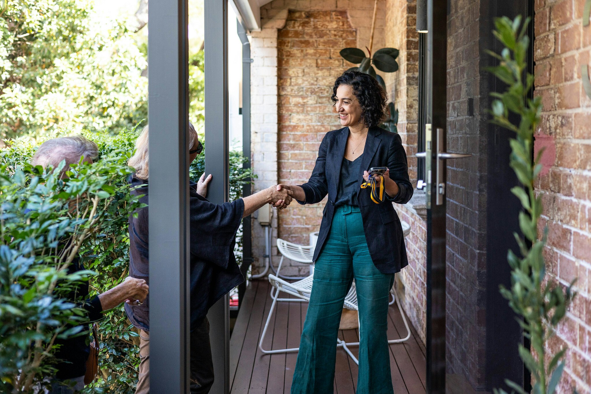 Sellers adjust course as Sydney prices fall for first time in 21 months