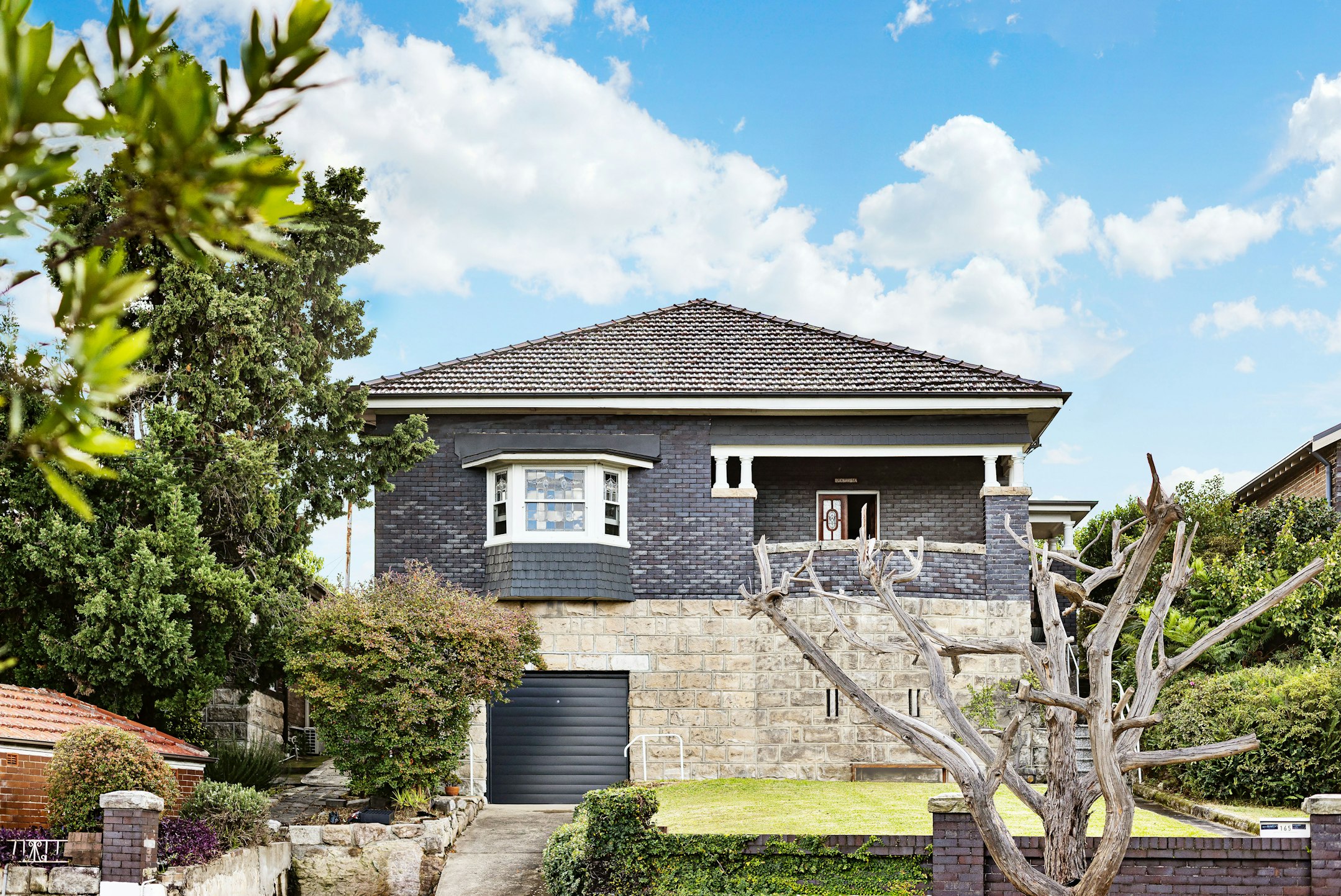 Embracing Space, Light, and Lifestyle: Exploring an Extraordinary Californian Bungalow in the Inner-West