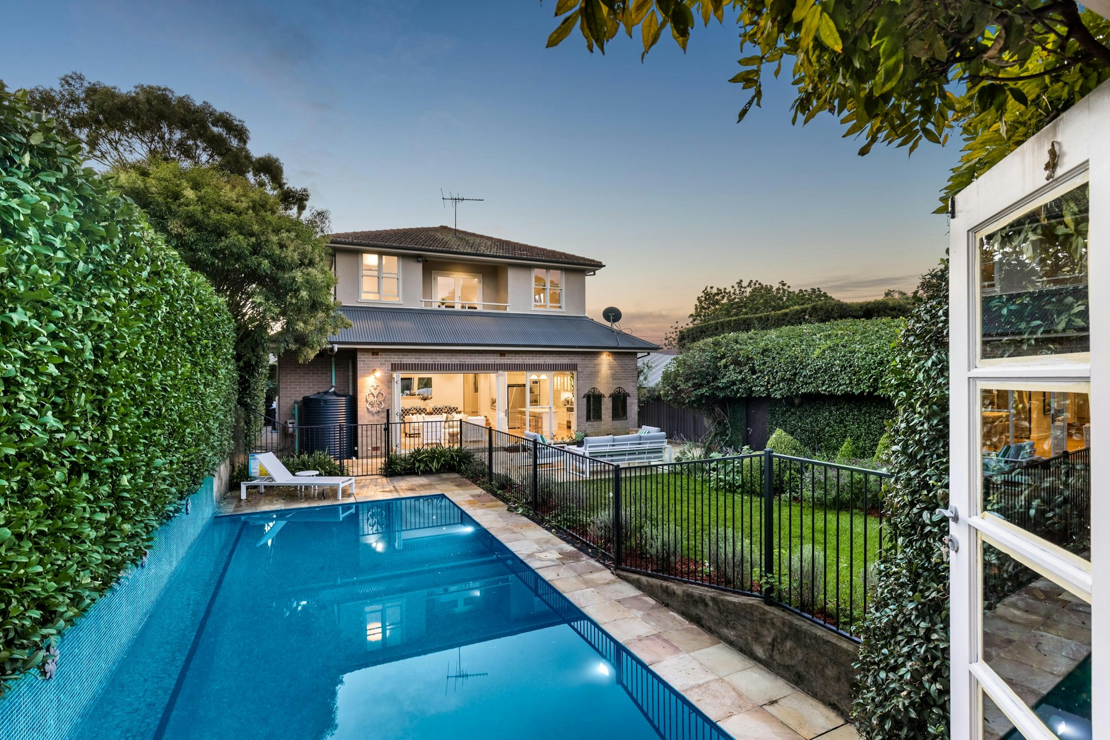 Modern luxury in a botanic setting