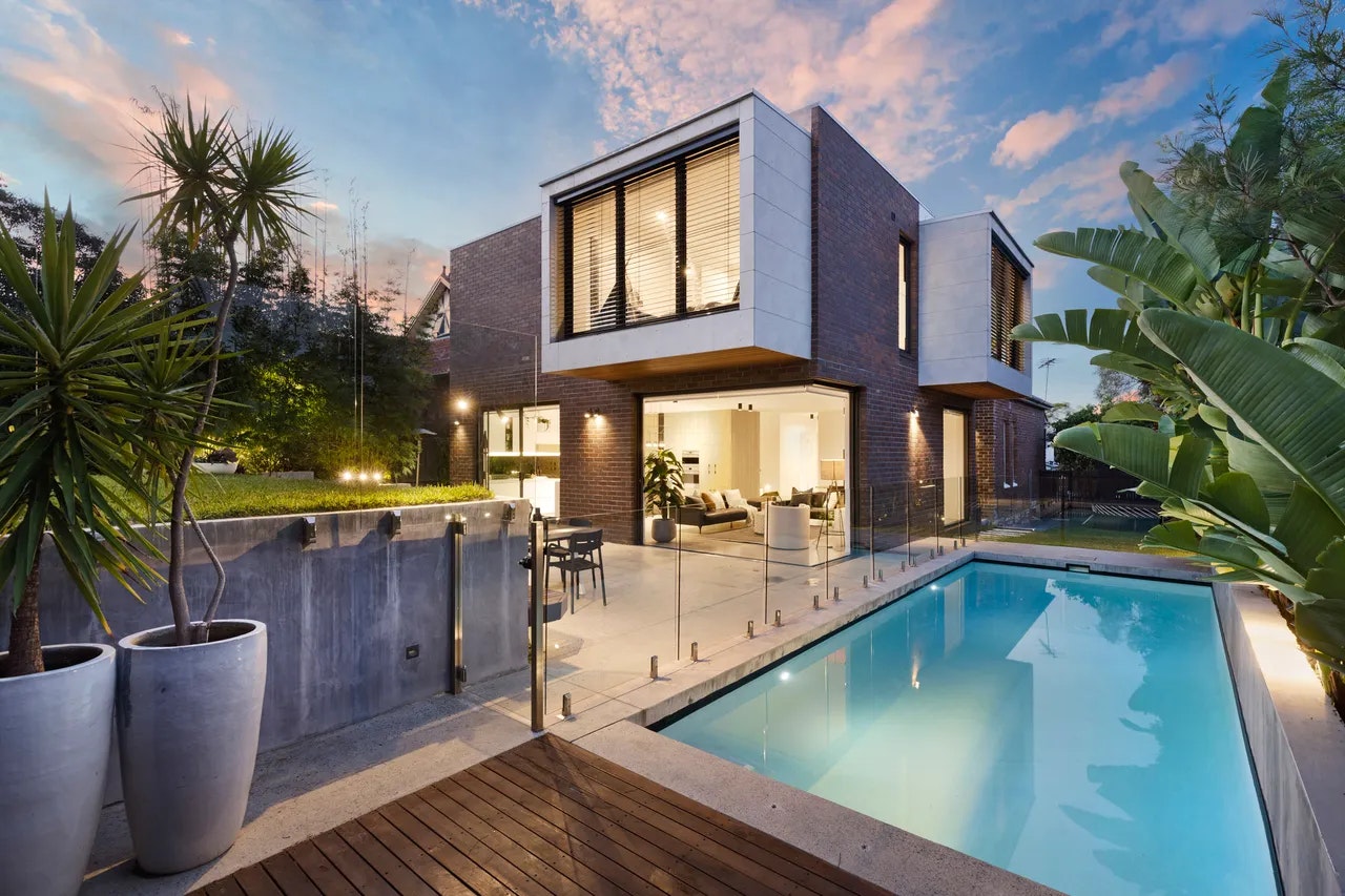 EAST-SIDE PERFECTION