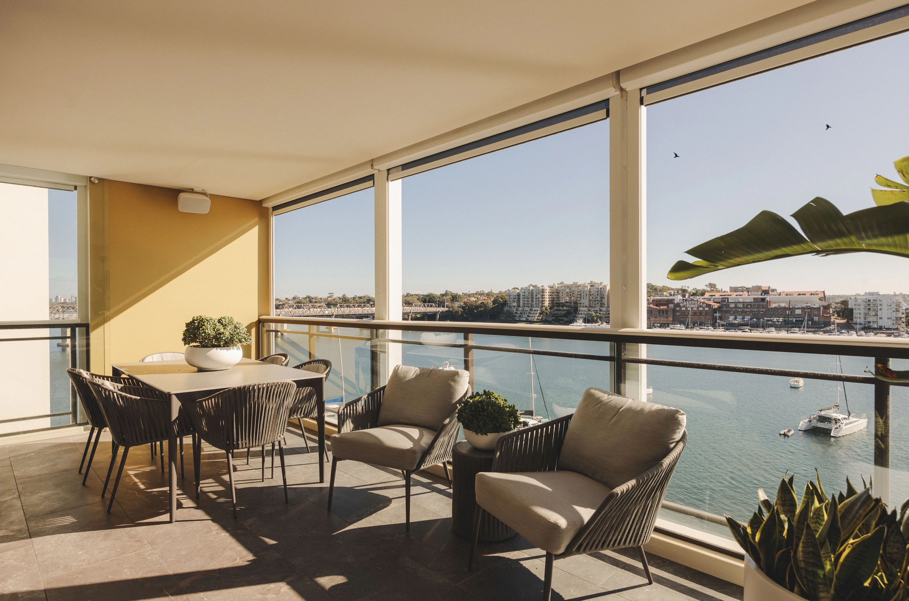 balcony
