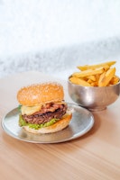 Spot Café burger