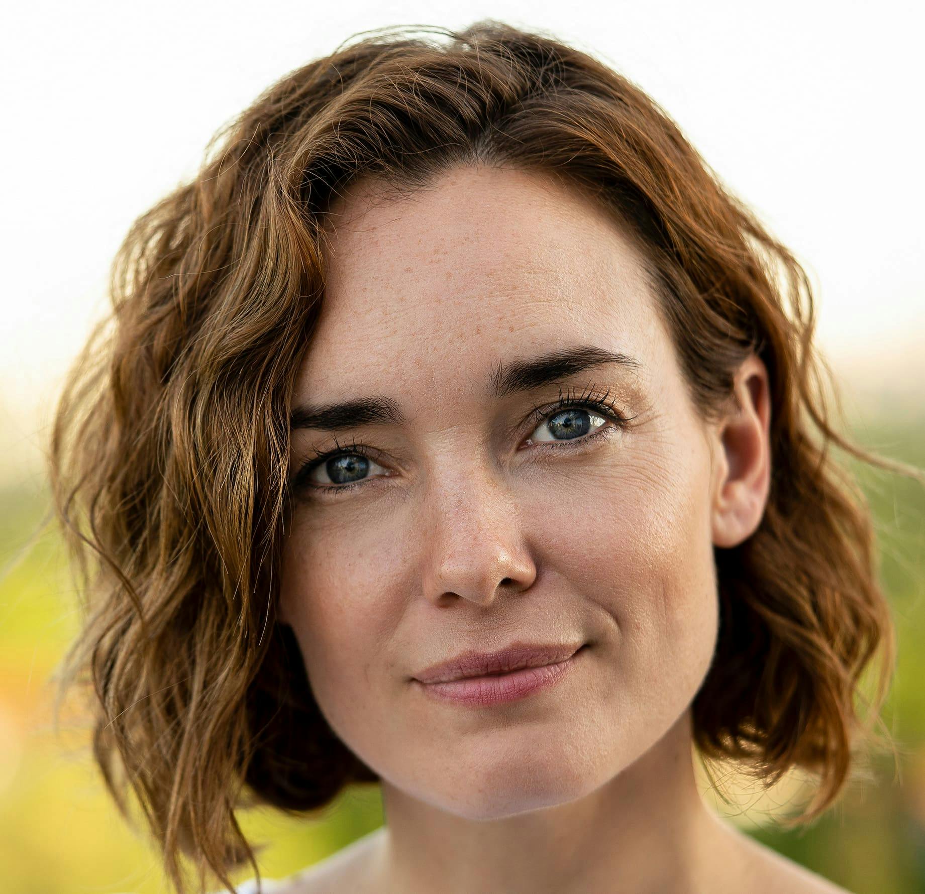 woman with wavy red hair