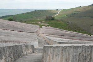 Gibellina Vecchia, Trapani. Grande Cretto di Alberto Burri. Opera monumentale di land art, realizzata sulle macerie della città vecchia di Gibellina, rasa al suolo dal terremoto del Belice del 1968.