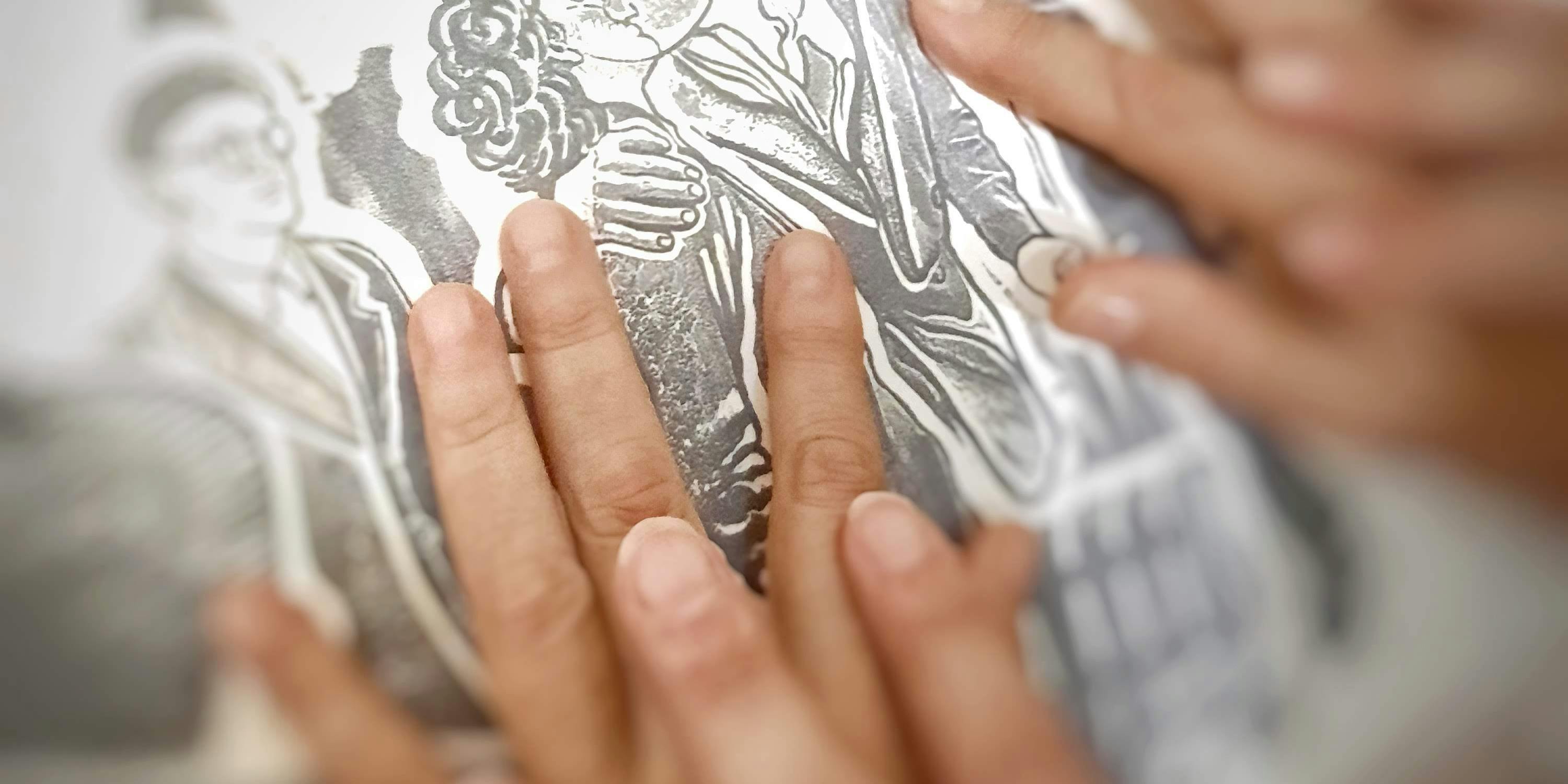 Roma, Museo dell'Ara Pacis. Mostra "Robert Doisneau", 2022. Roma, Museo dell'Ara Pacis. Mostra "Robert Doisneau", 2022. Percorso integrato audio-tattile.