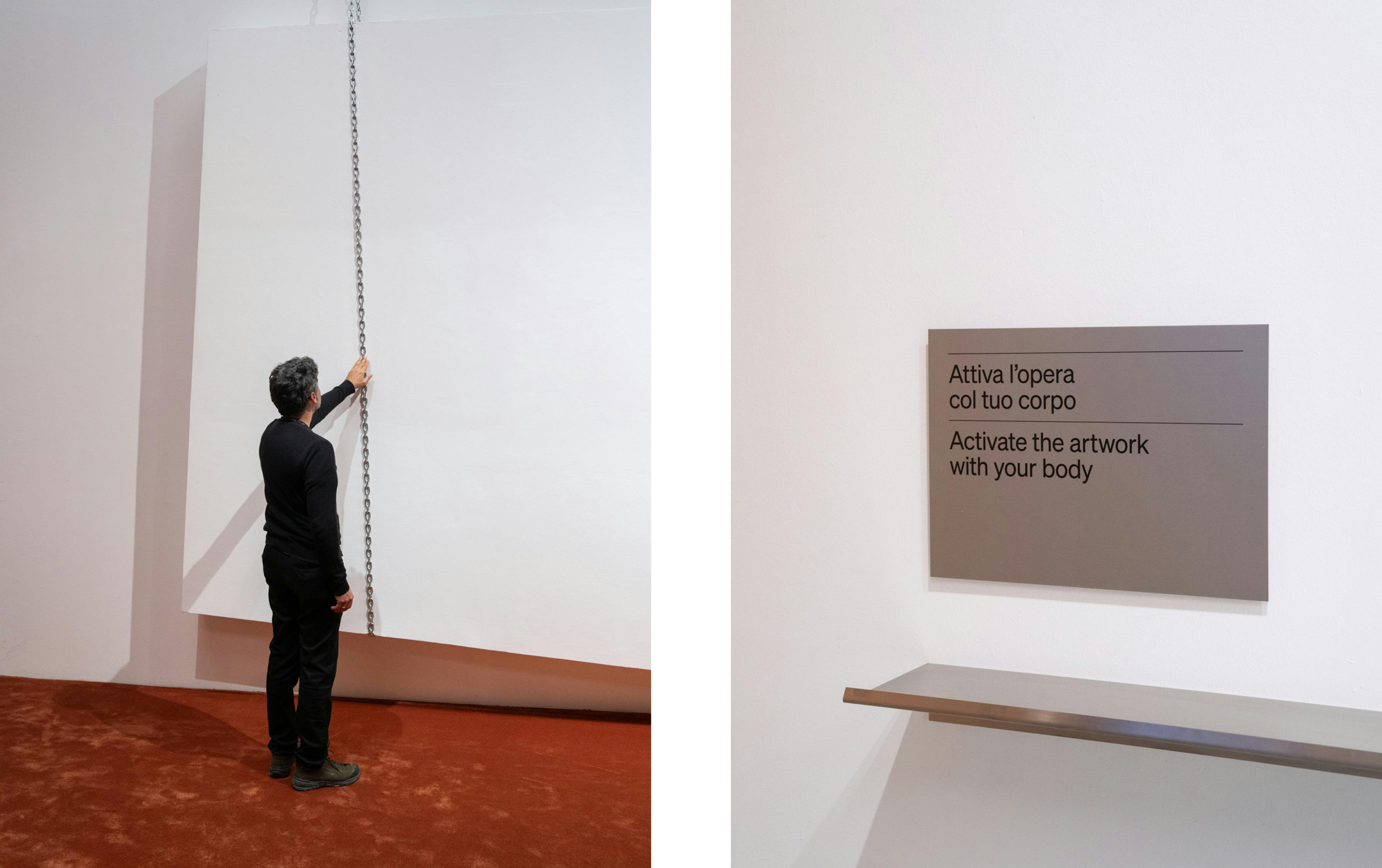 Prato, Centro per l'Arte Contemporanea Luigi Pecci.  Allestimento della mostra "Eccentrica". Opera toccabile.