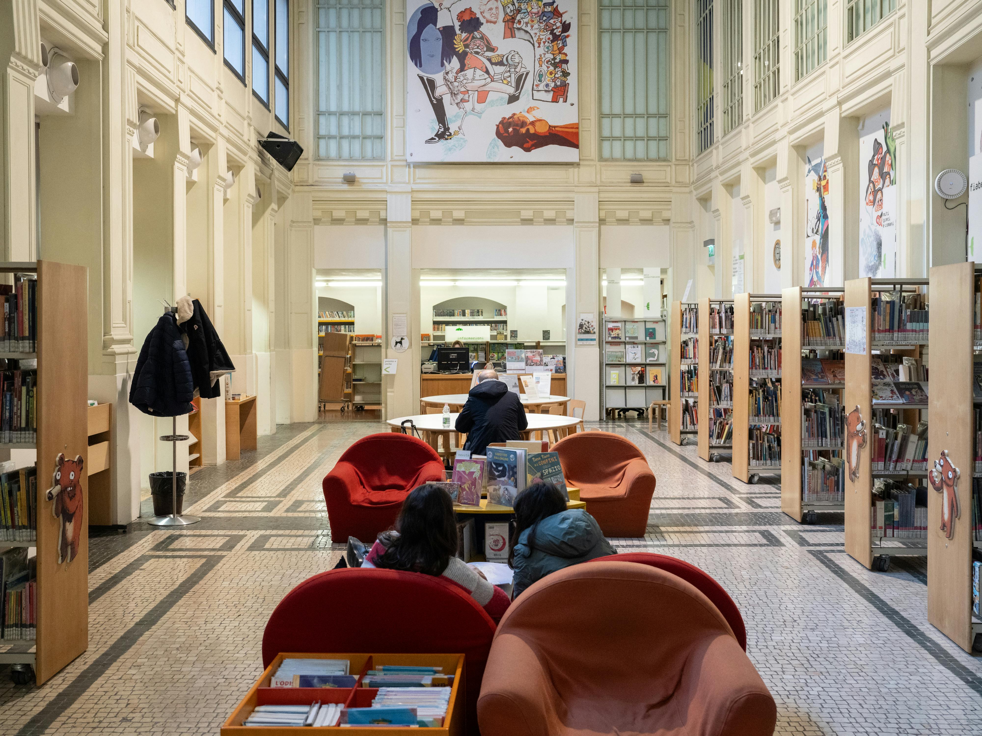 Bologna, Biblioteca Salaborsa. Bologna, Biblioteca Salaborsa. Sala Ragazzi, 8-12 anni