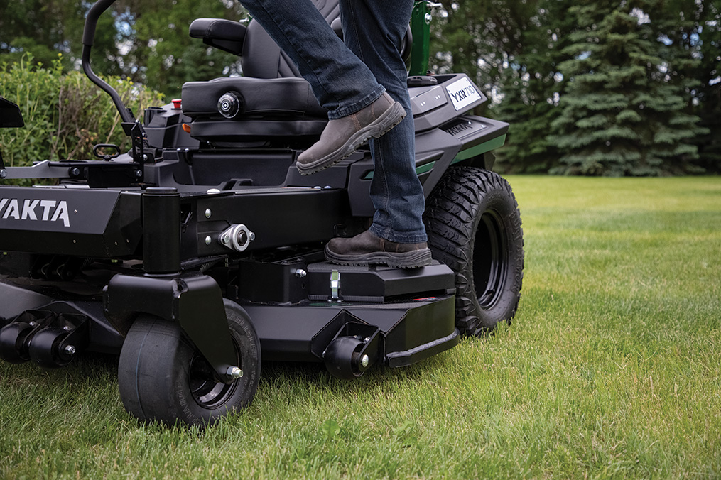 Riding Lawn Mowers Using A Zero Turn Mower Unmatched Dependability