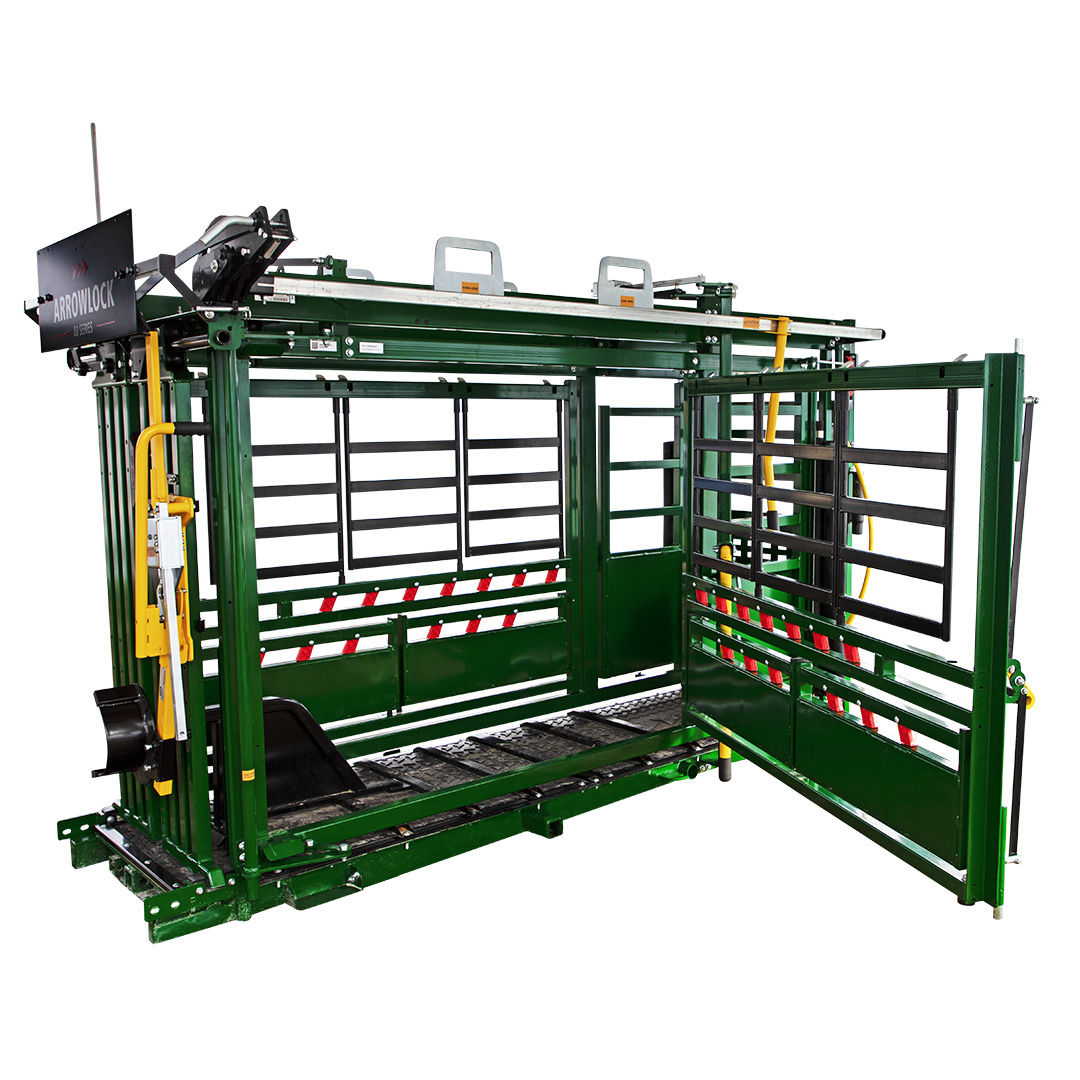 Full access with Arrowlock 88 cattle chute side angled view