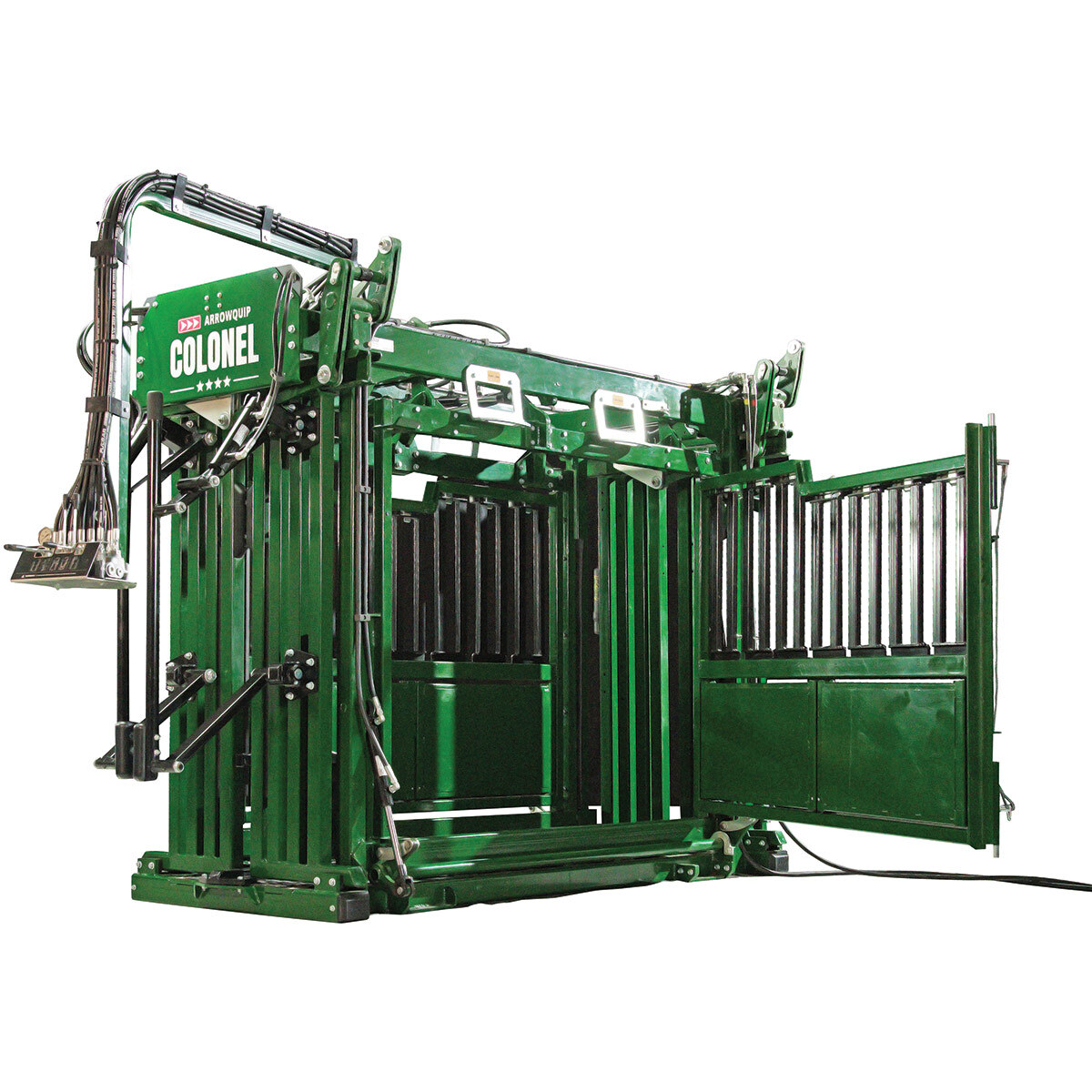 Full side access on the Colonel heavy-duty feedlot hydraulic chute