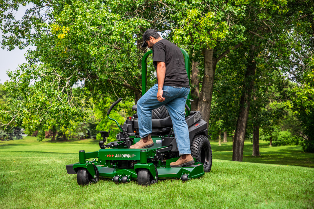 Stepping on durable deck of Yakta 320 mower