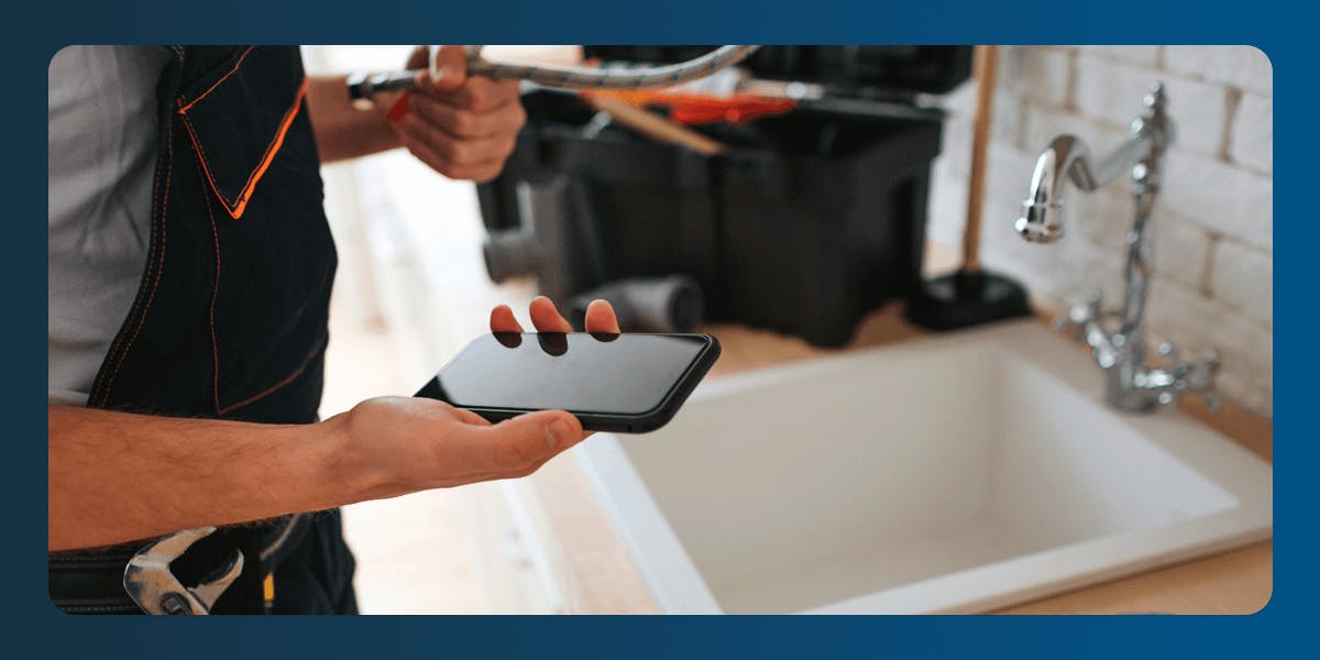 The Best Apps for Plumbing Contractors in 2026: Increase Your Productivity