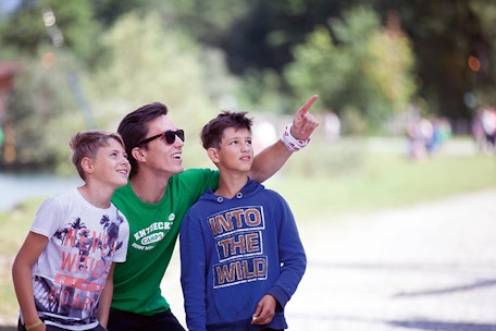 KIDS CAMP