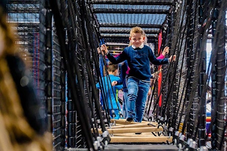 Jump in – Playworld Wien & Spielberg