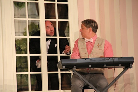 Salon Pitzelberger - Die Stegreif Operette mit ohne Musik