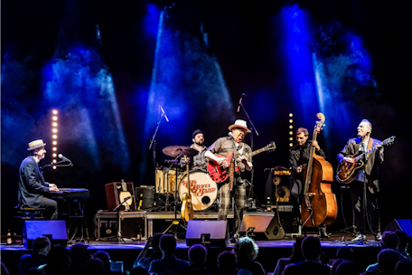 1+1 gratis Aktion: Mojo Blues Band - World off – Blues on!