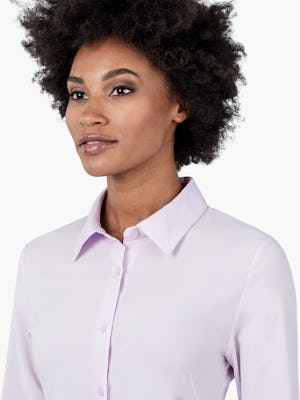 Women's Pale Pink Juno Recycled Tailored Shirt on Model in Close-up of Her Shirt Collar