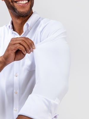 model wearing mens apollo raglan sport shirt detailed short stretching sleeve