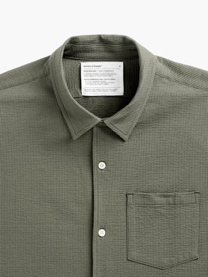 mens hybrid seersucker short sleeve shirt olive collar zoom flat