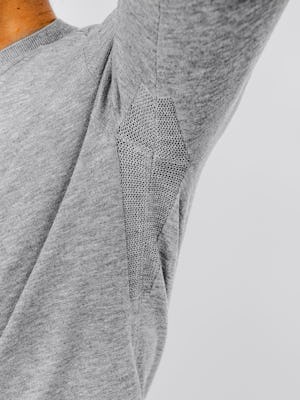 model wearing mens atlas air v neck sweater grey heather