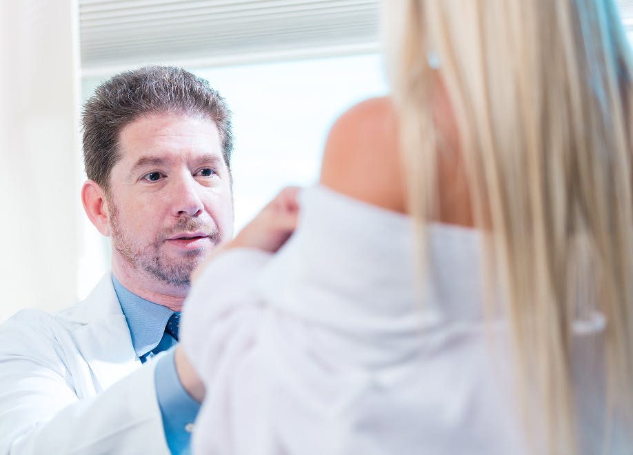 Dr. Joshua Kreithen of Holcomb–Kreithen Plastic Surgery and MedSpa Now Offers Allergan’s NATRELLE INSPIRA™ Round Gel-Filled Breast Implants
