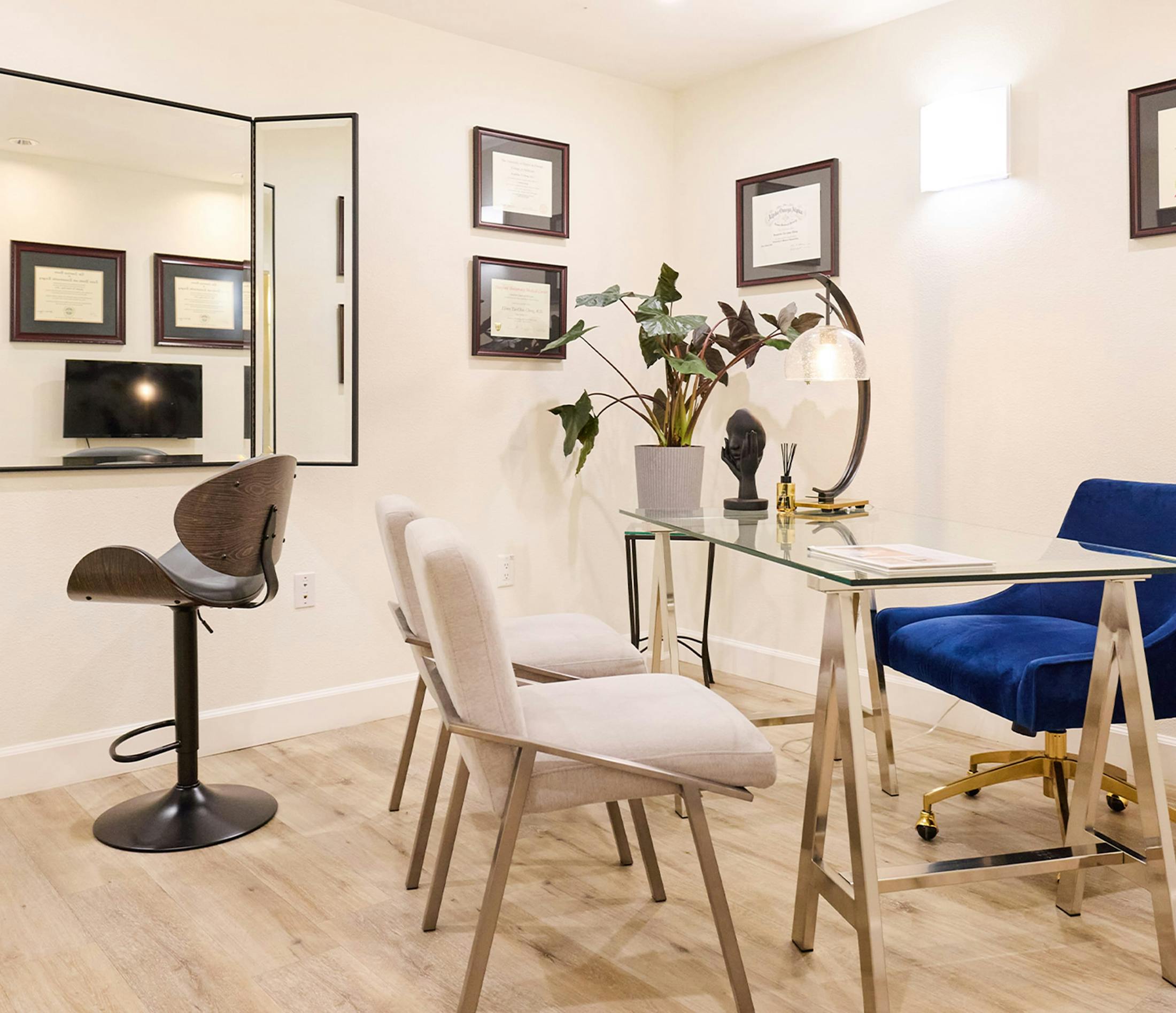 office with table and chairs