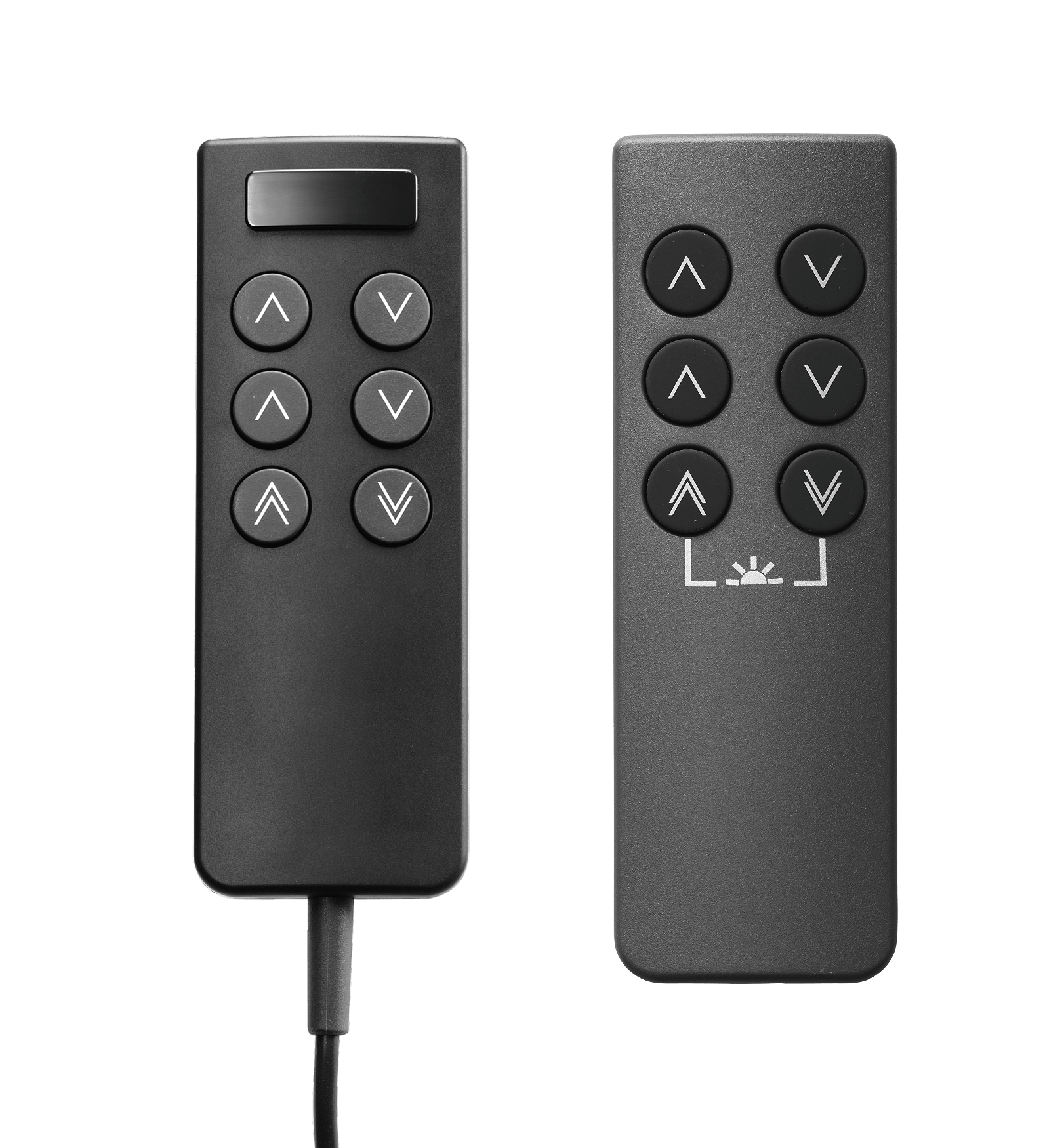 Due telecomandi neri con sei pulsanti rotondi ciascuno, con simboli freccia su e giù, uno ha cavo collegato.