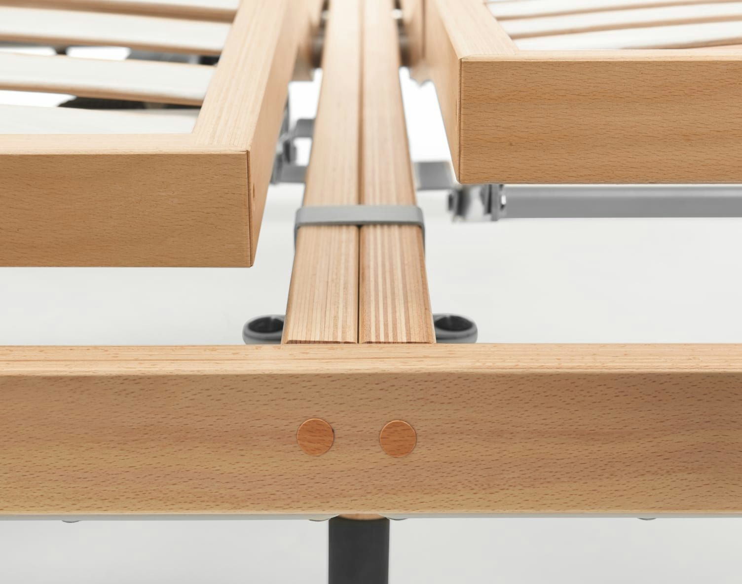 A "singular" double support Get a practical and versatile queen size / king size...