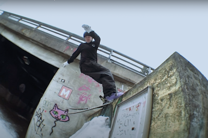 "Bucket Clips III" Brings Together Women in Freeskiing