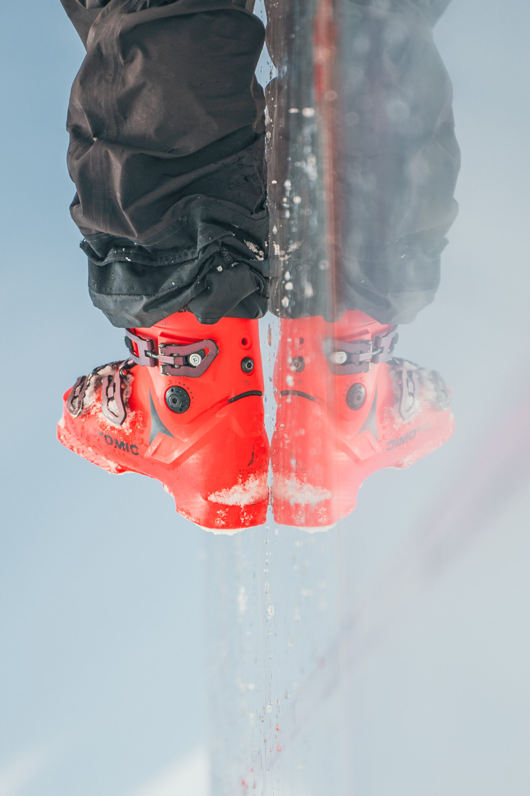 Arnys アルニス　ベスト　スコットランド　マックジョージ　赤 Gallery] Noah Wallace Showcases the Atomic Freeski Team at the
