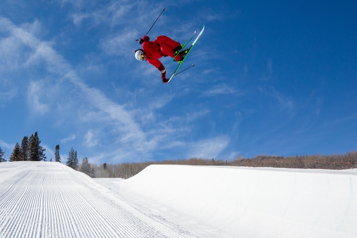 [GIVEAWAY] Win a Pair of Alex Ferreira's Pro Model Mittens from Level