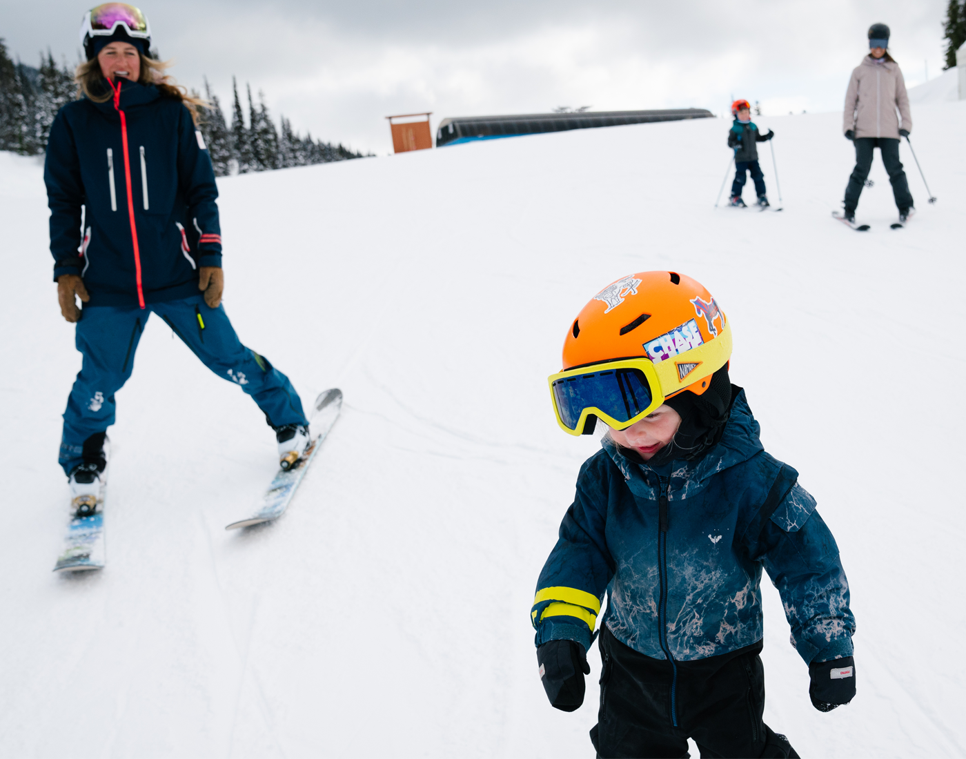 Mother and child Skiing