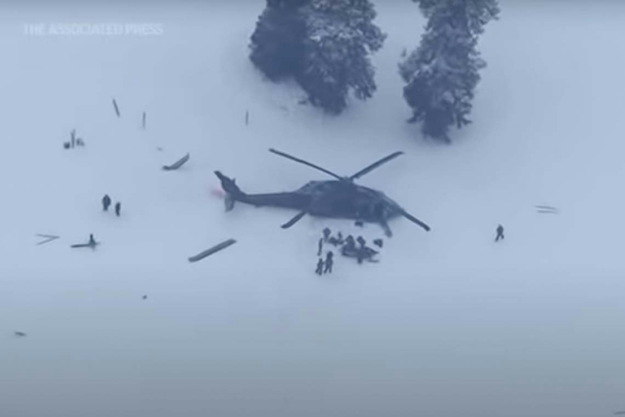 [Must-see] Two military helicopters crash near Snowbird