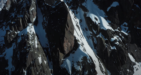 Steep skiing first descent of the Beuf-Sara couloir