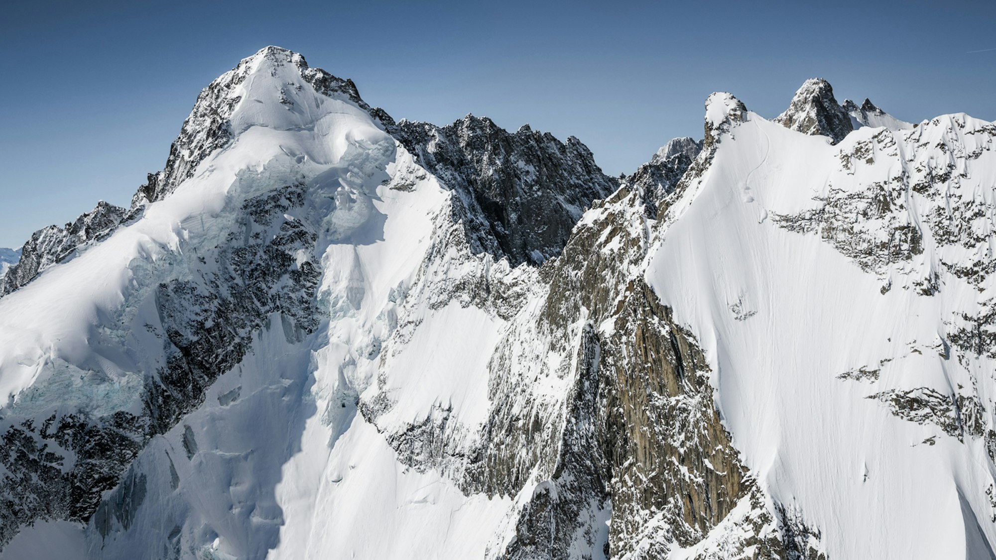 WAKING DREAM: Experience the heart of big-mountain skiing in Chamonix